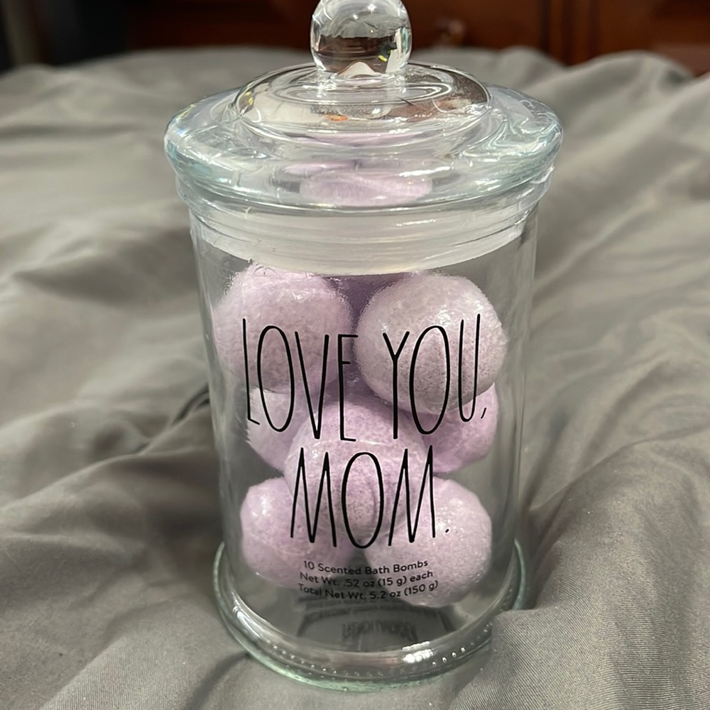 Rae Dunn “ Love You Mom” scented bath bombs